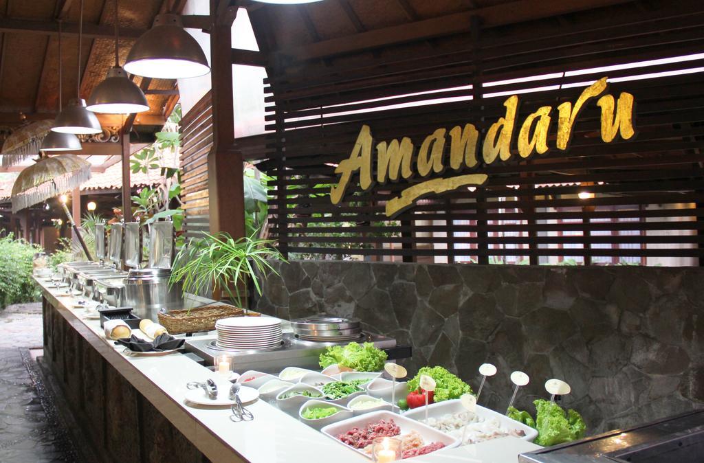 Singgasana Hotel Surabaya Buitenkant foto