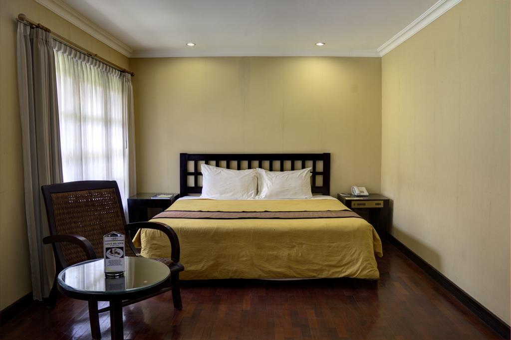 Singgasana Hotel Surabaya Kamer foto